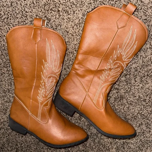 Brown Western Embroidered Boots - Picture 2 of 7